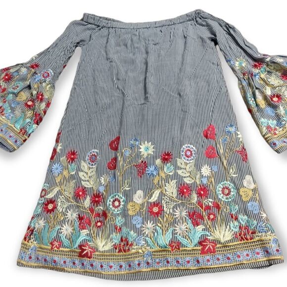 🔥 JUST ME FLOWER EMBROIDERY OFF SHOULDER 3/4 SLEEVE TUNIC TOP BLOUSE SHIRT - Picture 1 of 8